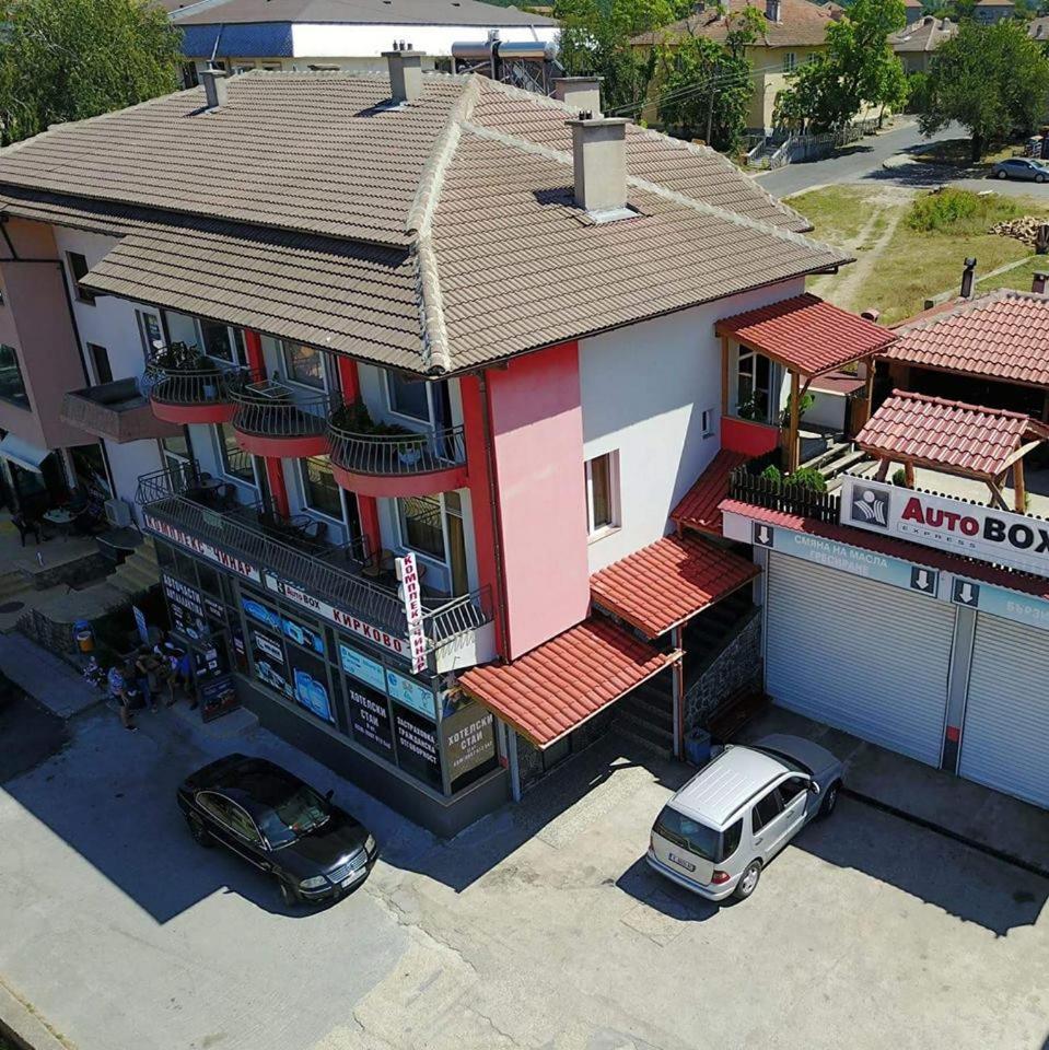 Guest House Chinar 08 Kirkowo Zewnętrze zdjęcie